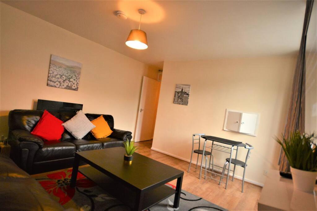Spacious 2Bedroom Condo With Patio By Excel Centre London Exterior photo