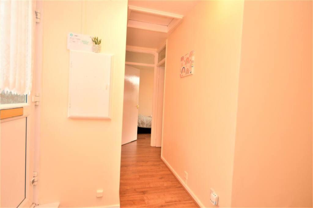 Spacious 2Bedroom Condo With Patio By Excel Centre London Exterior photo