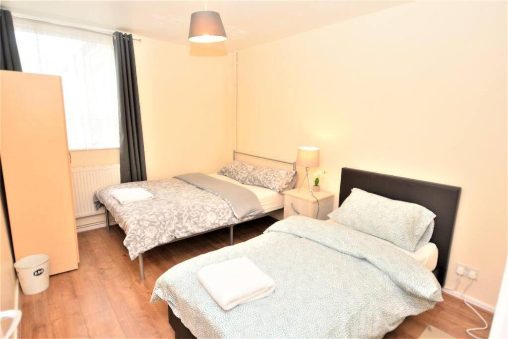 Spacious 2Bedroom Condo With Patio By Excel Centre London Exterior photo