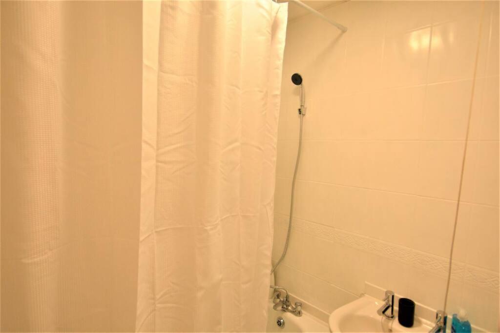 Spacious 2Bedroom Condo With Patio By Excel Centre London Exterior photo