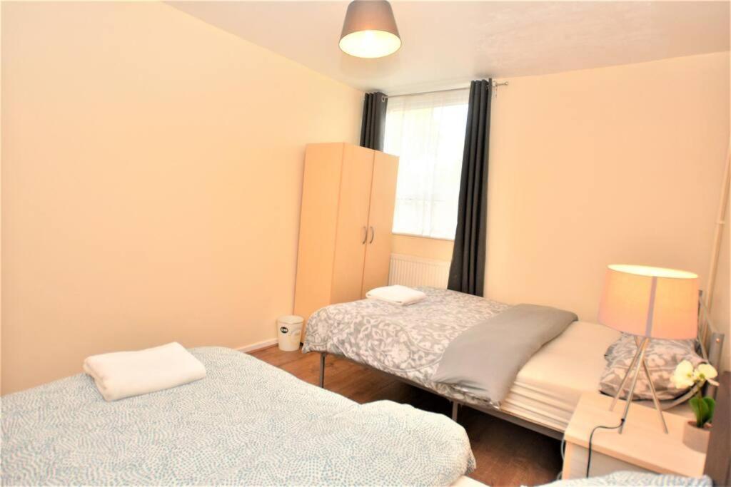 Spacious 2Bedroom Condo With Patio By Excel Centre London Exterior photo