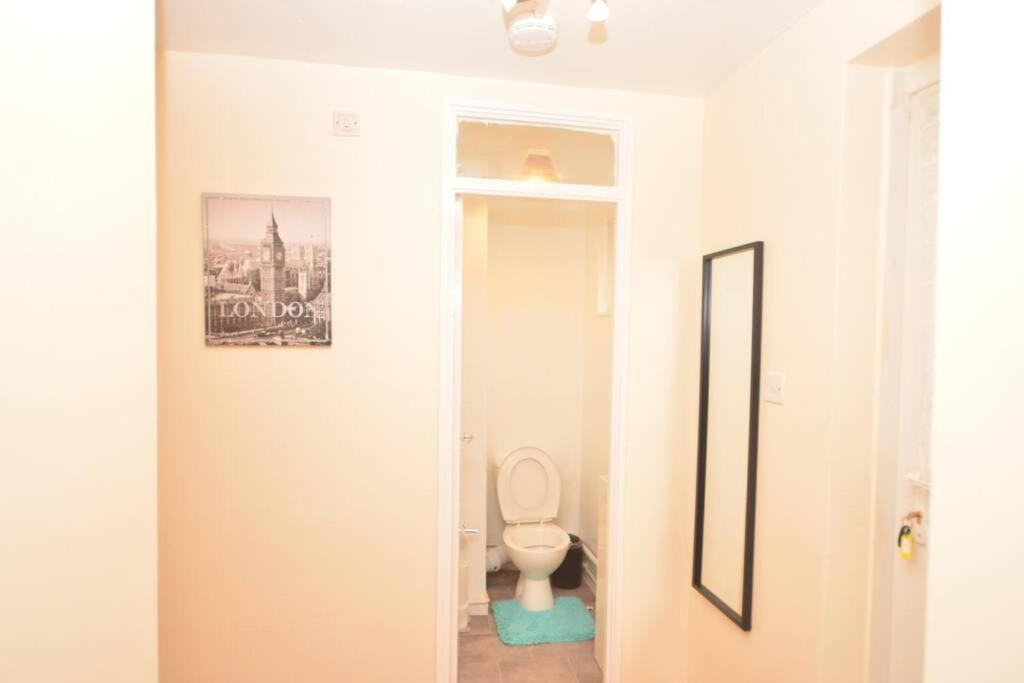 Spacious 2Bedroom Condo With Patio By Excel Centre London Exterior photo